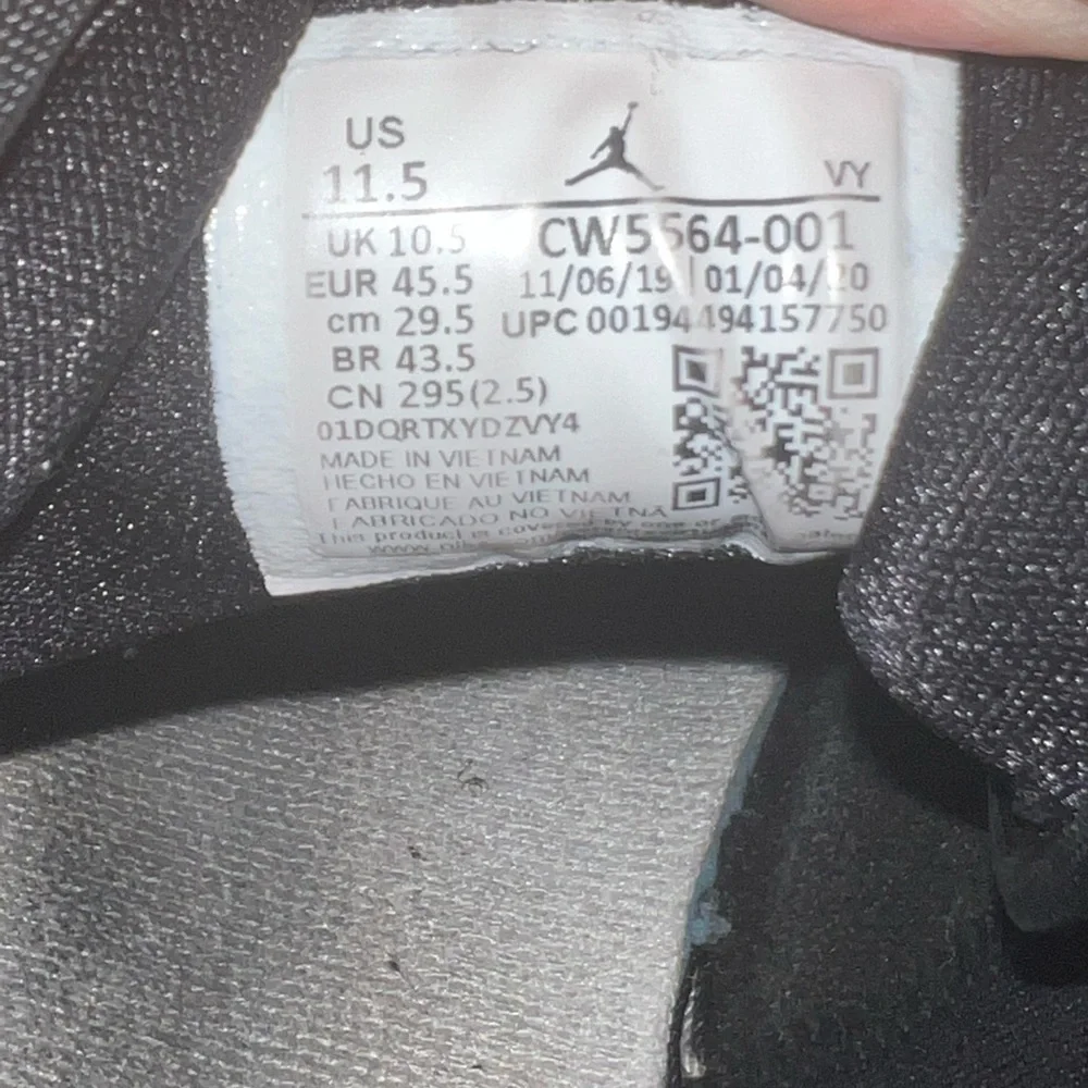 ▶️ Air jordan ◀️ 1 low black active fuchsia spray paint. Size 11